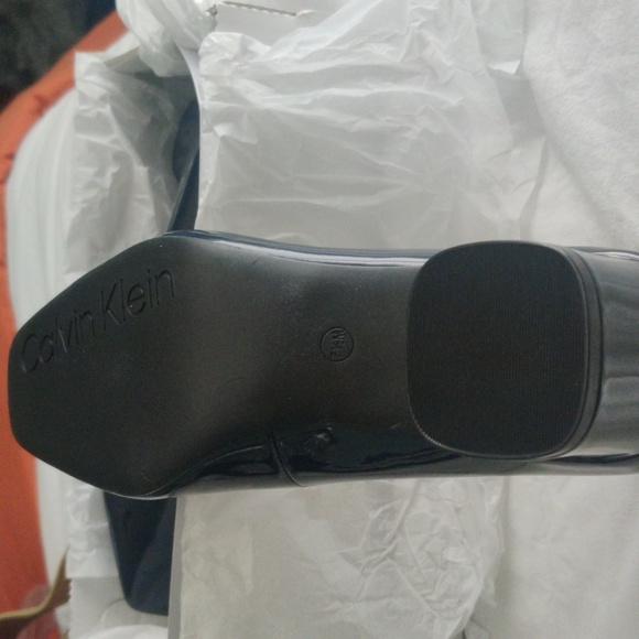 Calvin Klein Women's Navy Blue Pumps - Picture 4 of 9